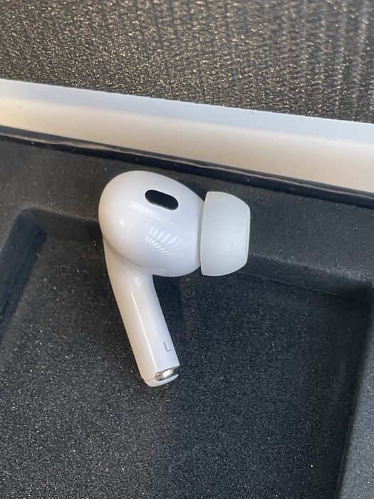 Продам AirPods pro лівий оригінал L без кейсу