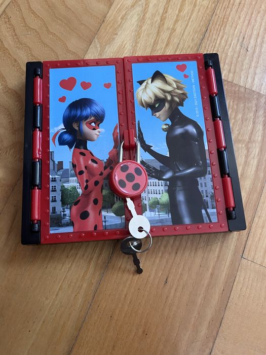 Miraculum Biedronka i czarny kot schowek/szkatułka na kłódkę