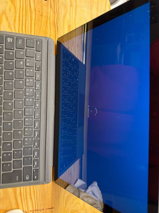 Vendo Tablet surface pro6 . Portátil laptop .