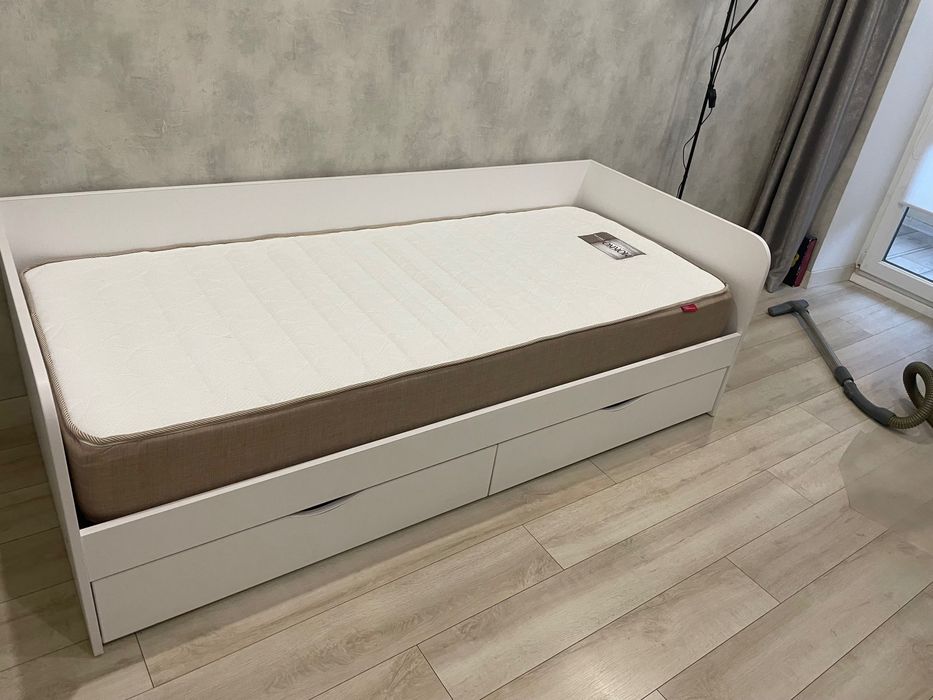 Ліжко підліткове (новий матрас+ ламелі)