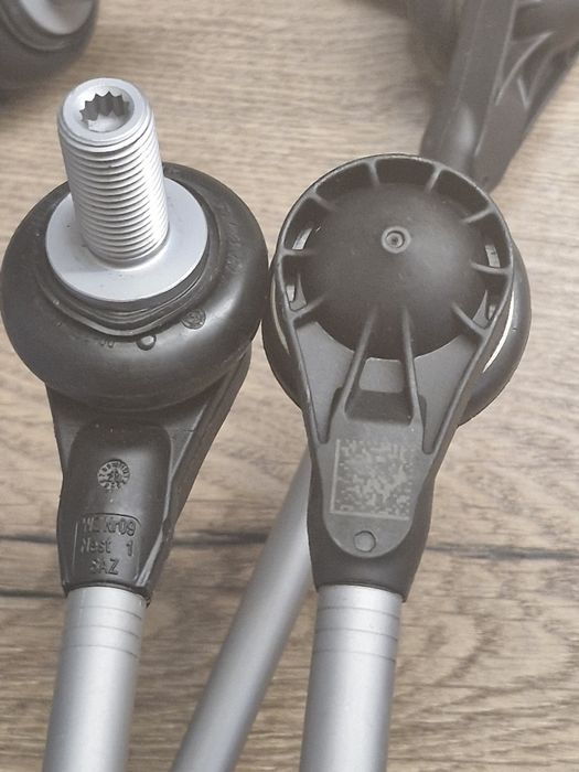 Стойка (тяга) стабілізатора переднього VW ID.4, ID.6 код 1EA 411 315 B