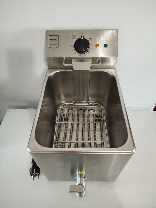 Fritadeira elétrica de 8 litros