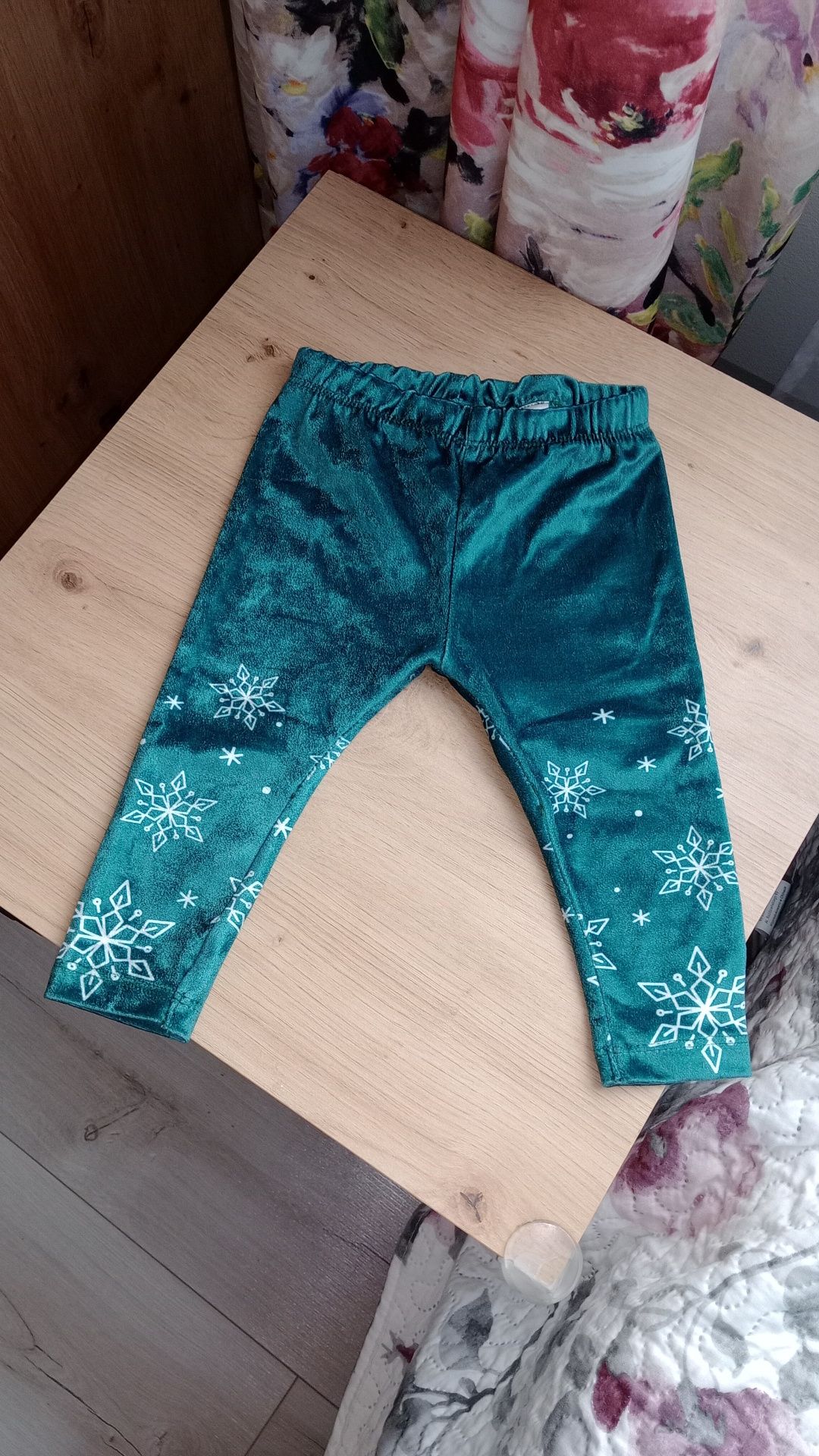 Legginsy spodnie świąteczne dla dziewczynki 74 welur zielone