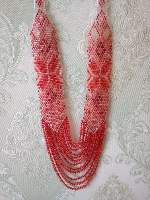 Вироби з бісеру . Гердани, браслети, квіти