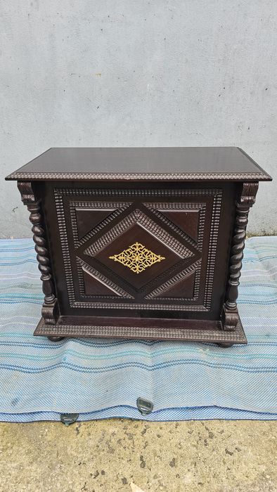 Secretaria e mesa de apoio madeira torcida