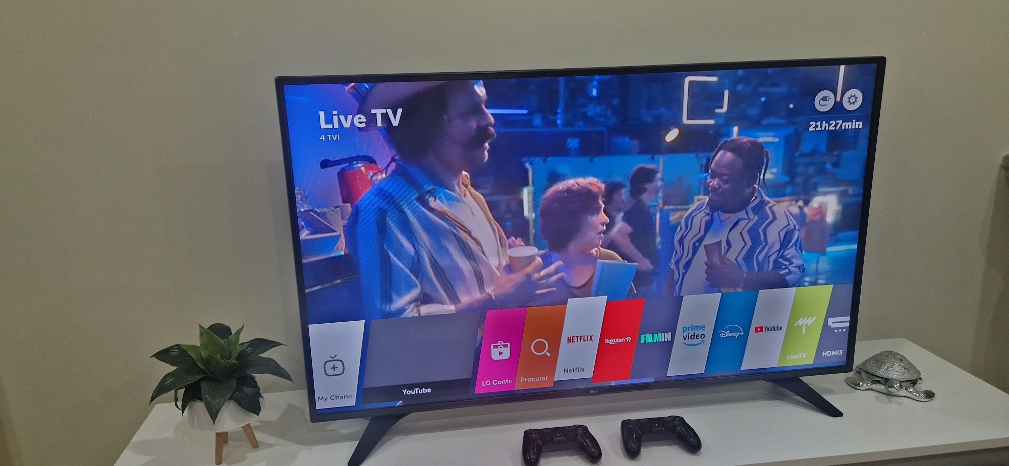 Smart tv LG 55" em muito bom estado