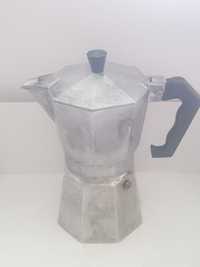 Гейзерная кофеварка Bialetti