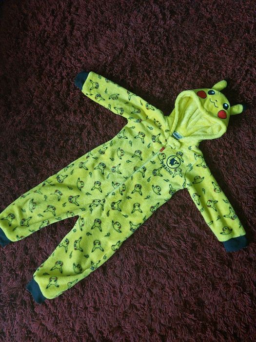 Піжама кінгурумі Пікачу.