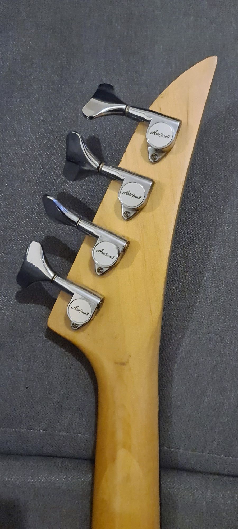 Baixo Aria II Esquerdino
