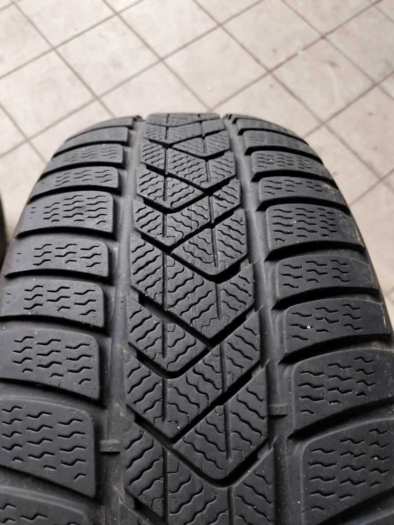 4szt Pirelli sottozero 3 225/55/17 używane