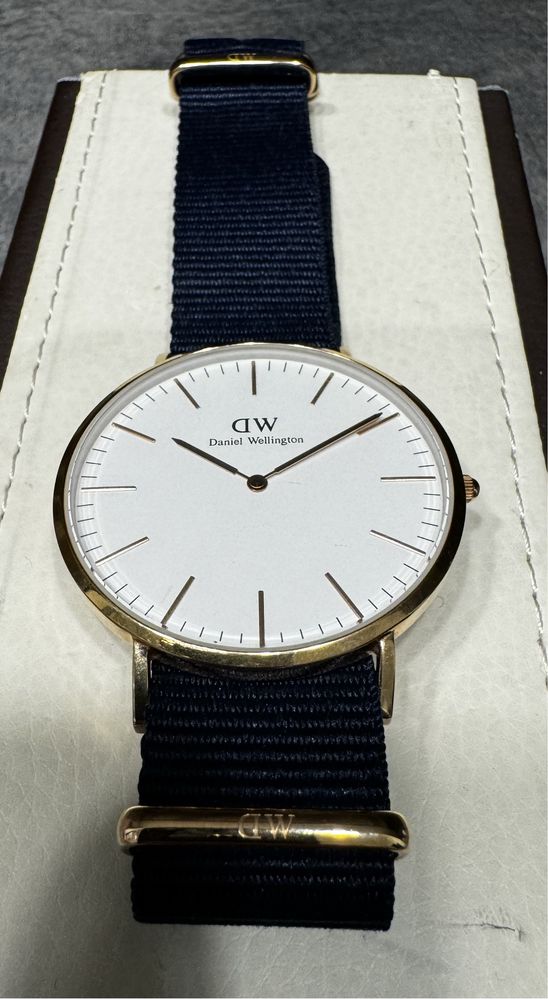 Zegarek Daniel Wellington 40 mm Biały/różowe złoto Oryginał Zadbany