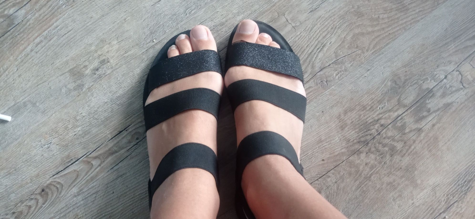 Sandały damskie na gumce