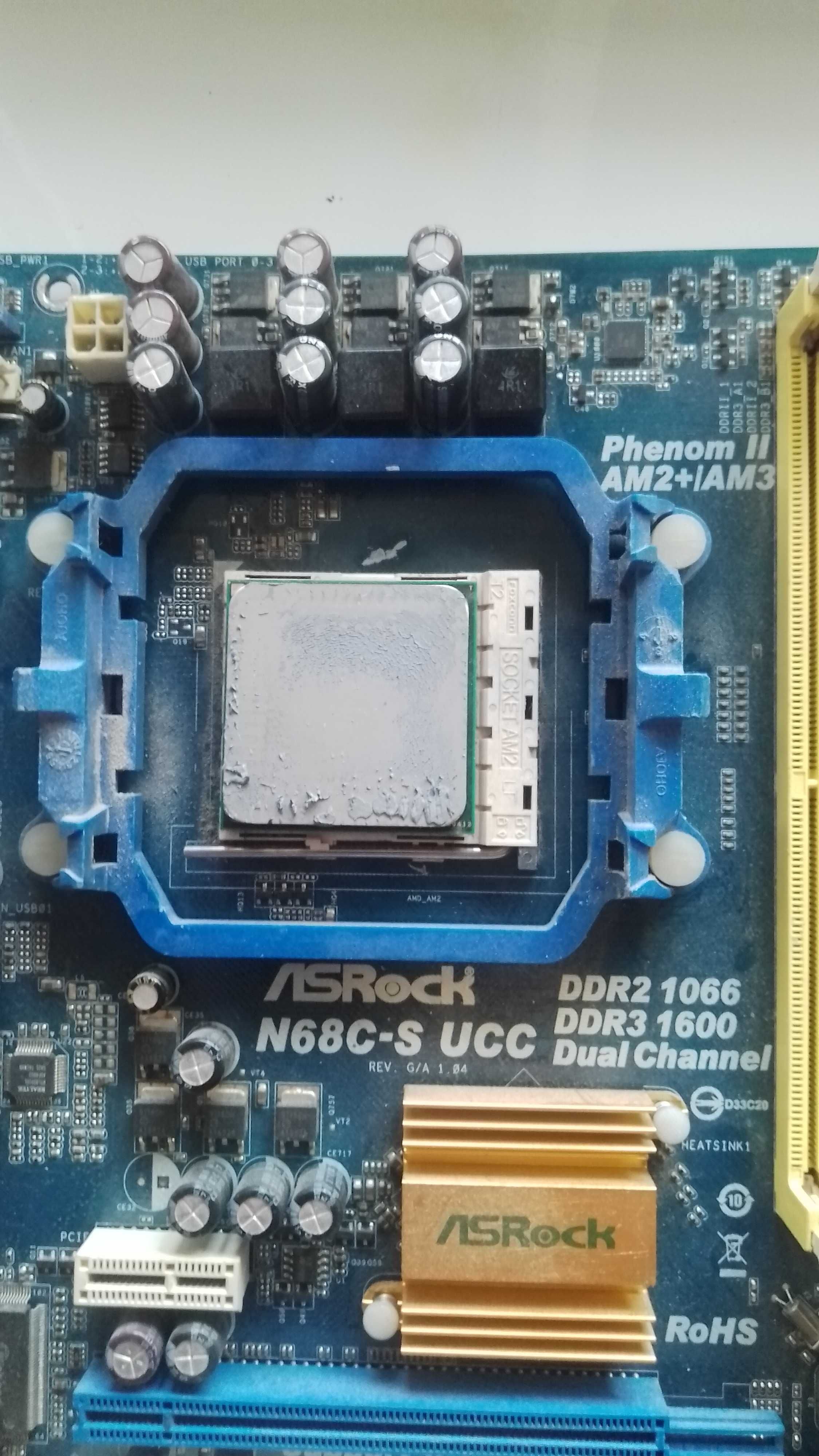 Материнська плата ASRock N68C-S UCC sAM2+ AM3 ddr3 , ddr2