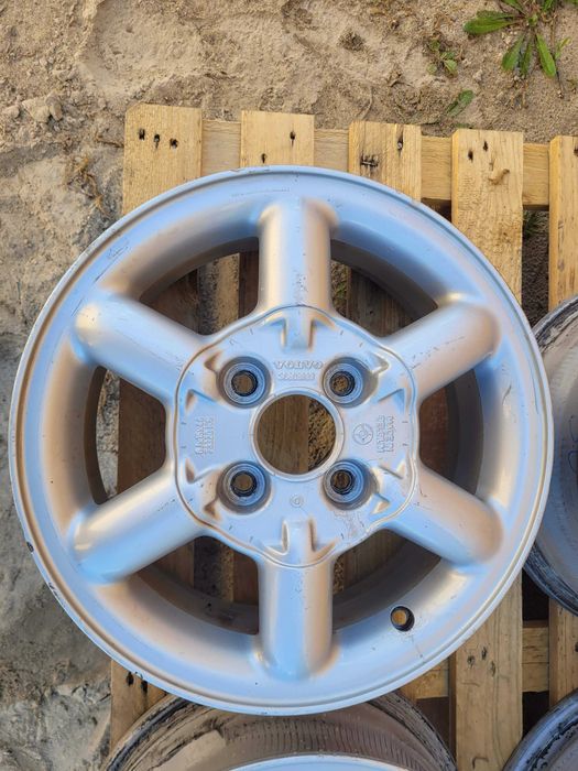Felgi Aluminiowe Volvo 15 4x114.3 V40 S40
