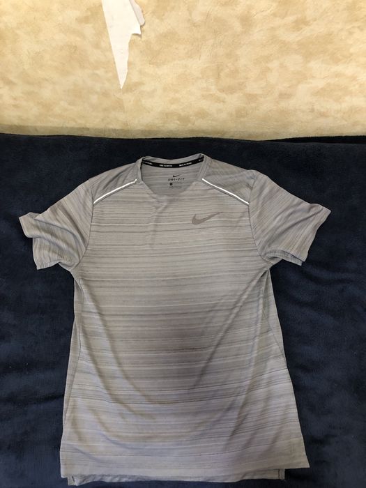 Продаю фудболку найк