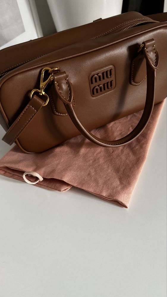 Miu Miu Medium skora naturalna brąz