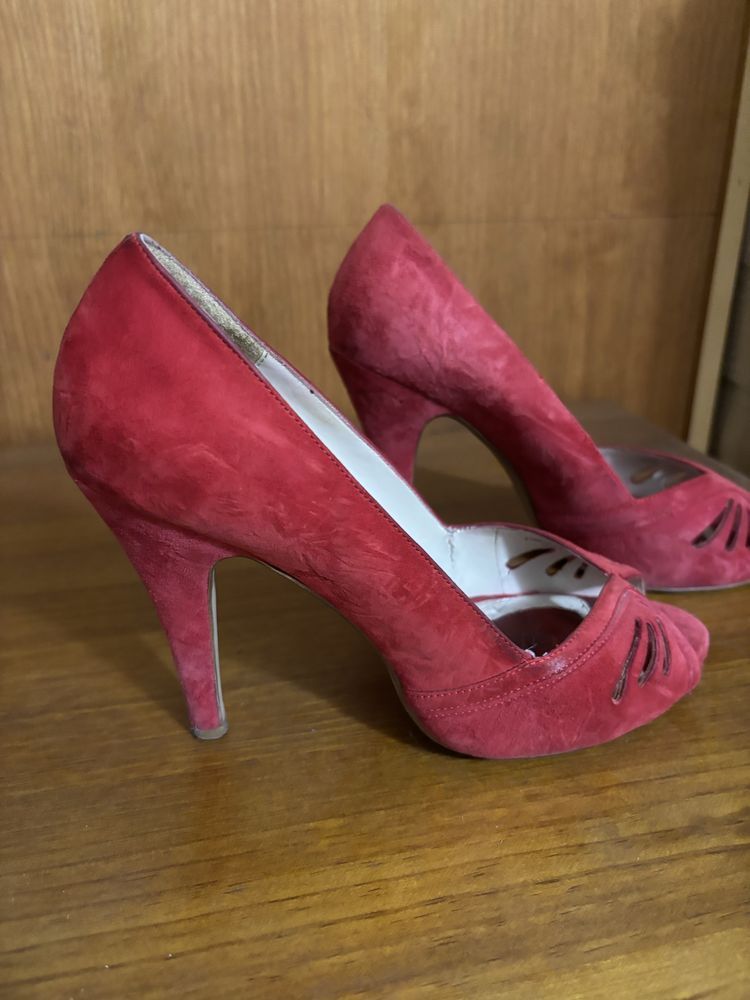 Sapatos vermelhos
