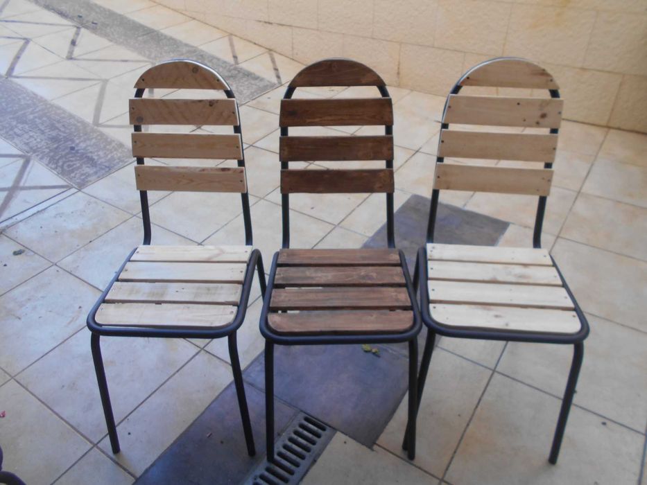 cadeira  em madeira e ferro