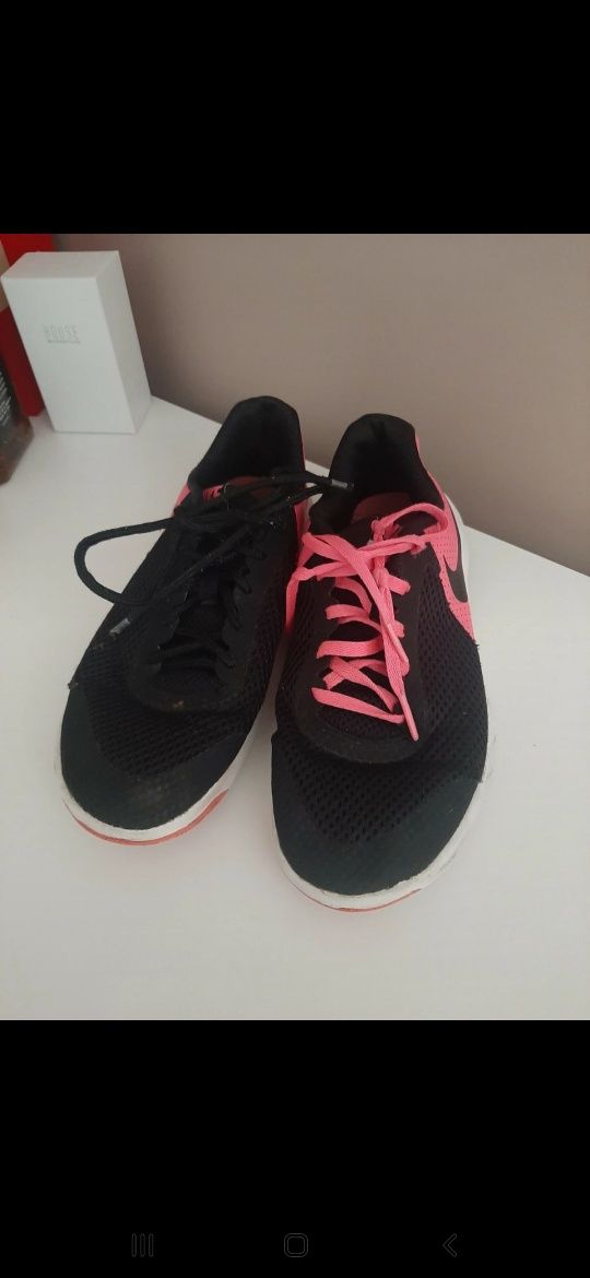 Buty Nike  czarno różowe