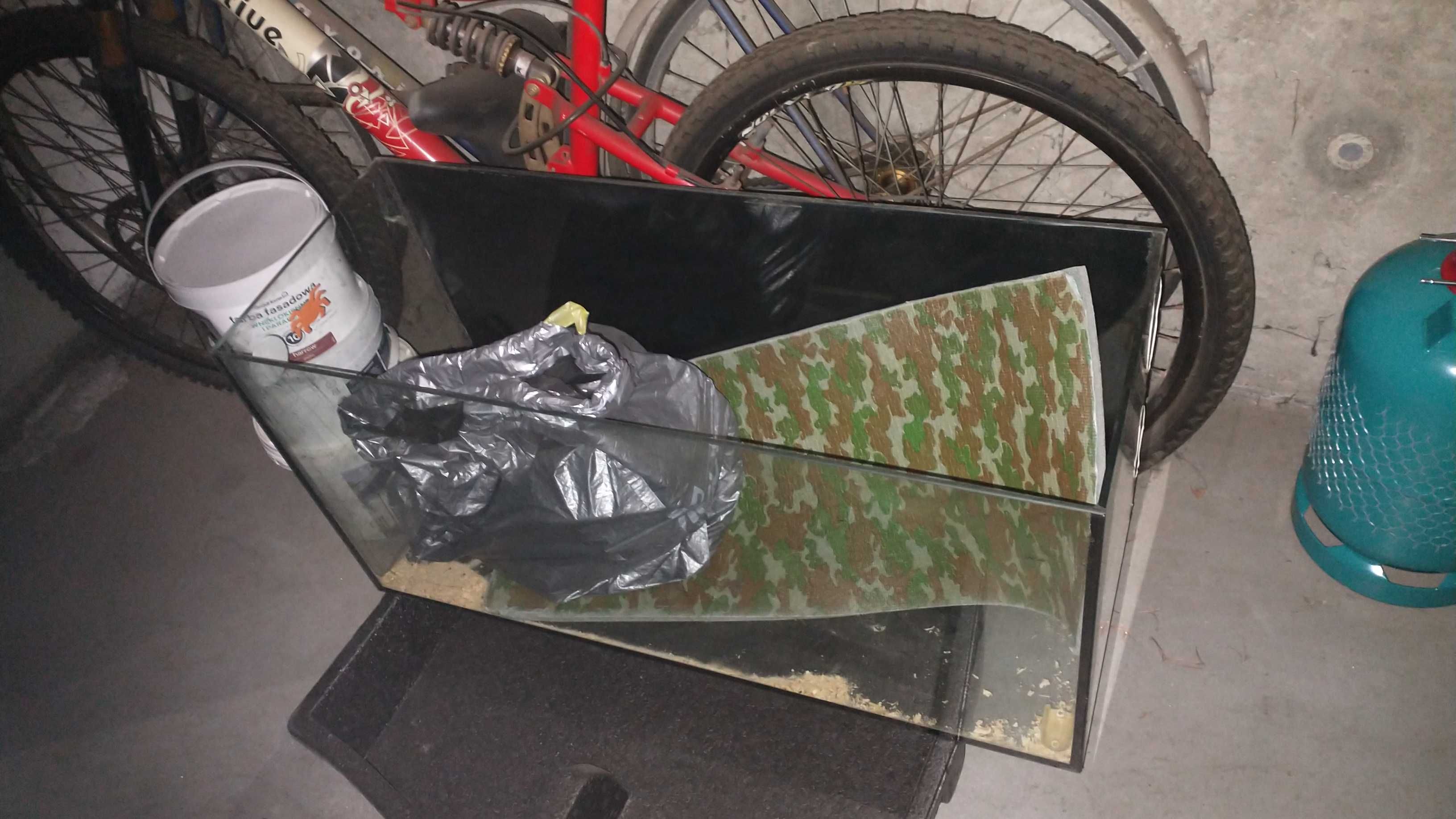 Terrarium szklane z wyposażeniem dla chomika