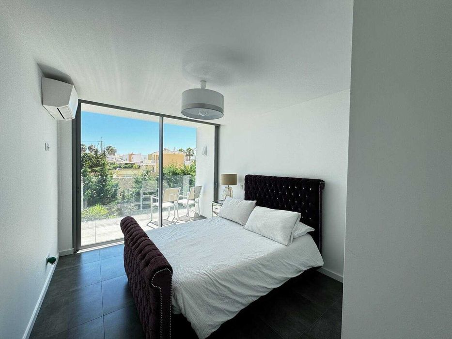 Piscina Privada e Localização Calma - Vivenda Pêra by Gabi Miguel