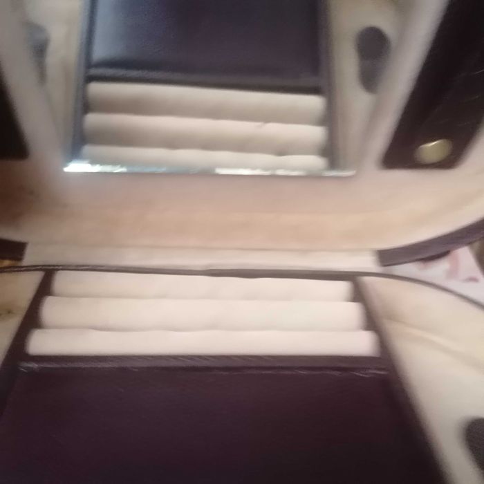 Kuferek na biżuterię z eko skóry