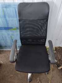 Продам под ремонт стул поворотный