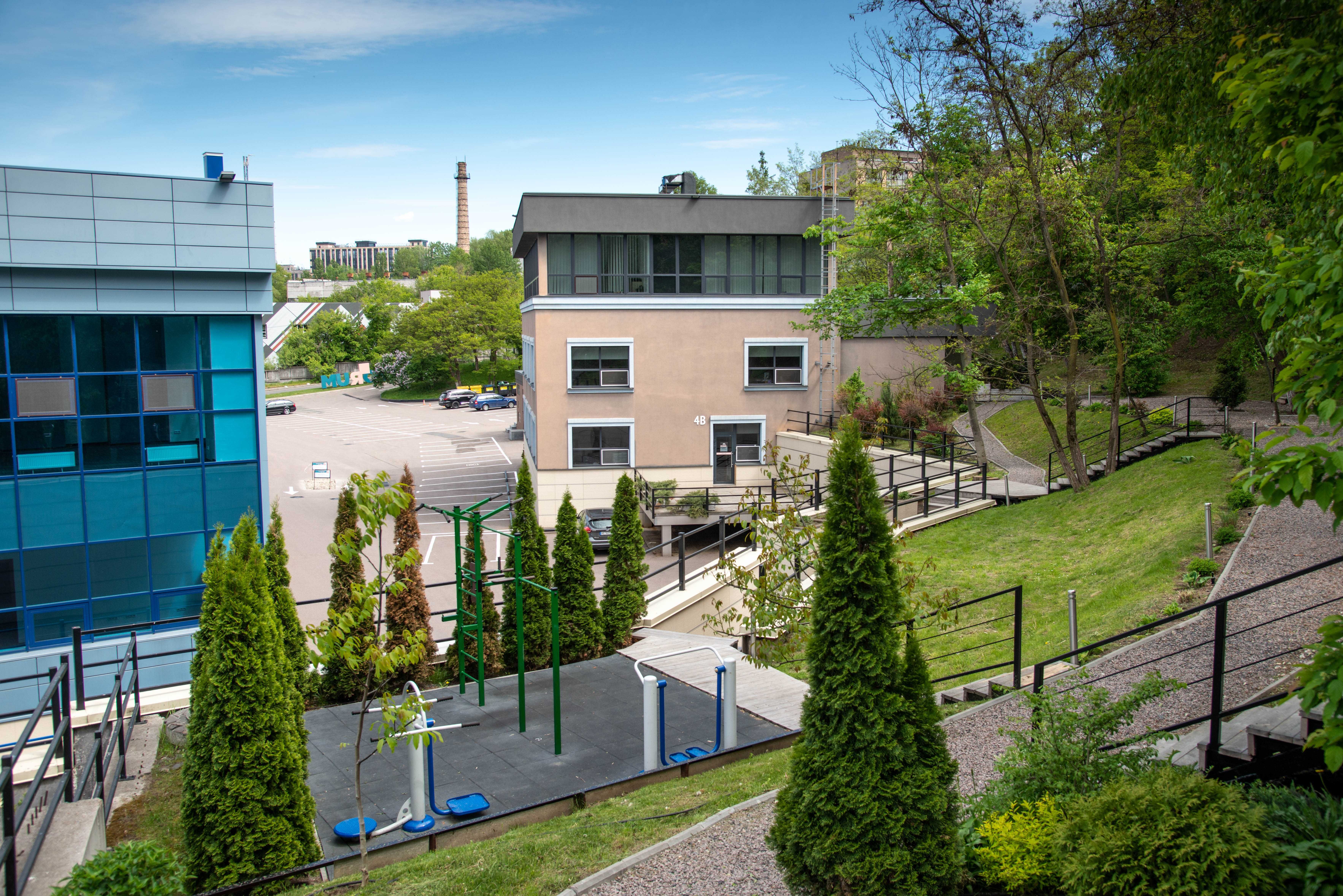 Офіс 231м2. OpenSpace, 5кабінетів. Генератор. метро Васильківська,Без%
