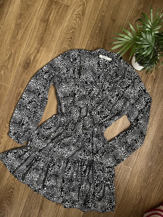 Сукня в елегантний принт