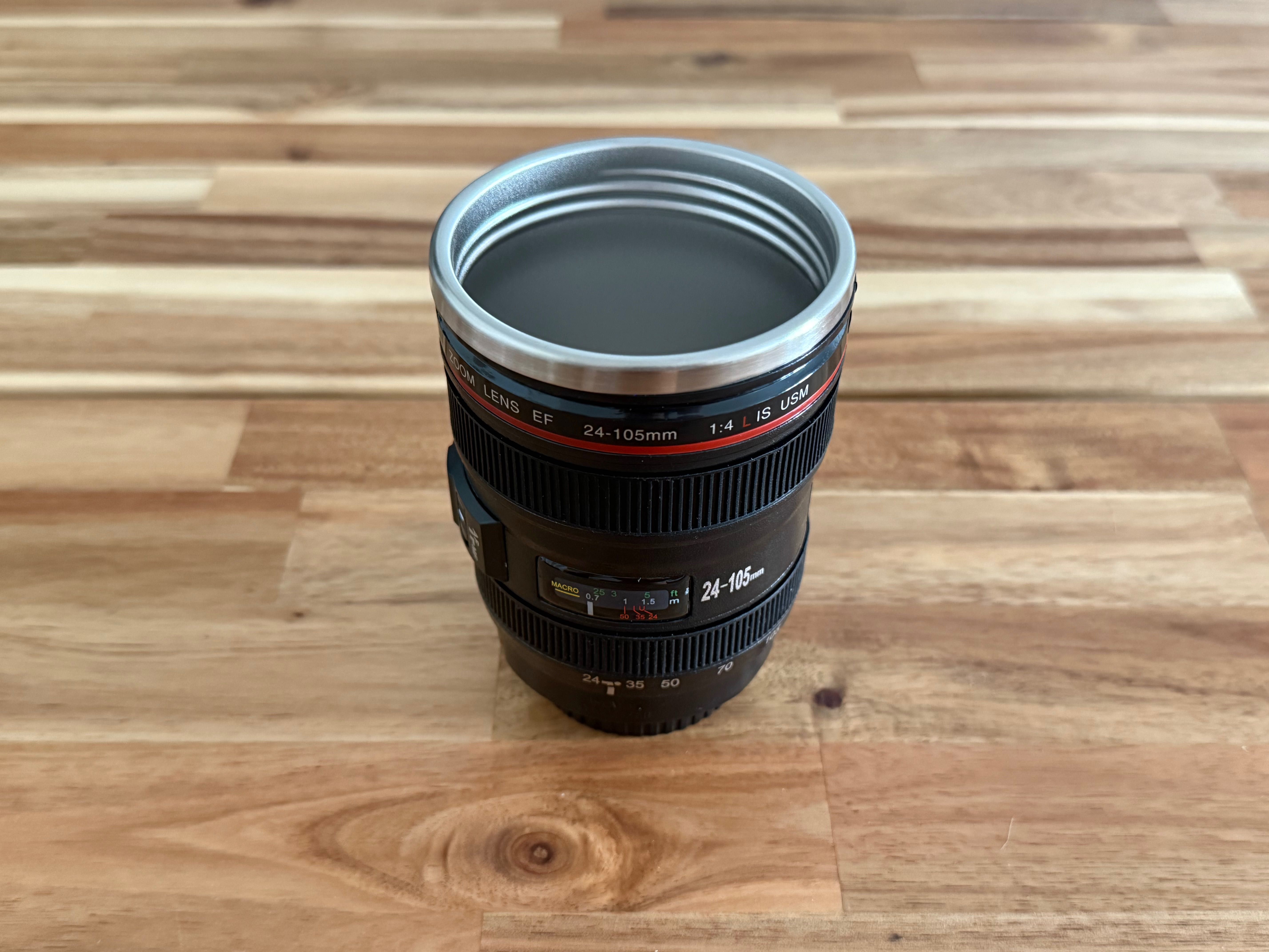 Caneca Canon EF 24-105mm f/4 L USM, por abrir
