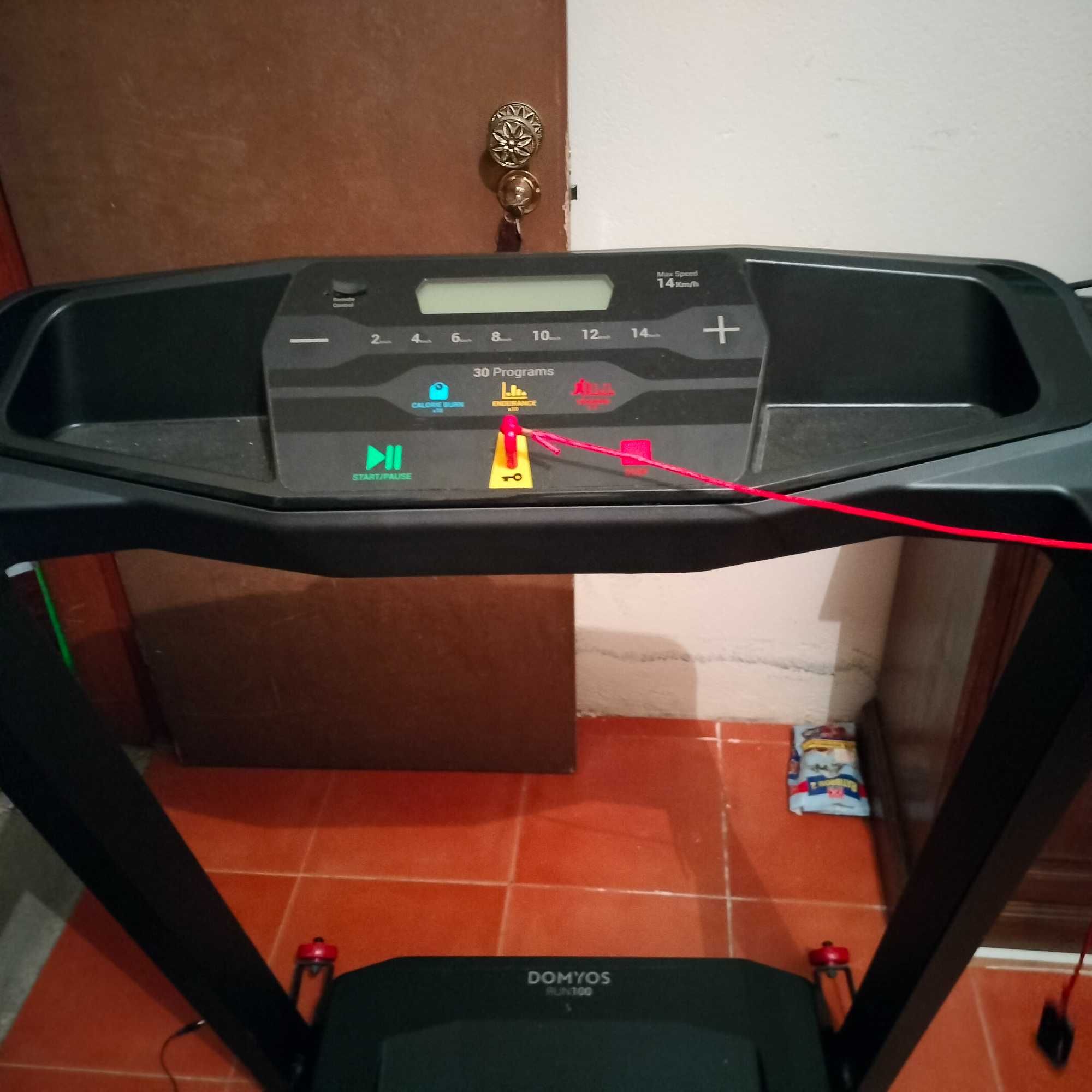 Passadeira de corrida compacta Run 100 domyos
