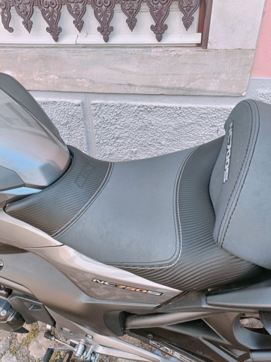 Honda NC 750 s rebaixada