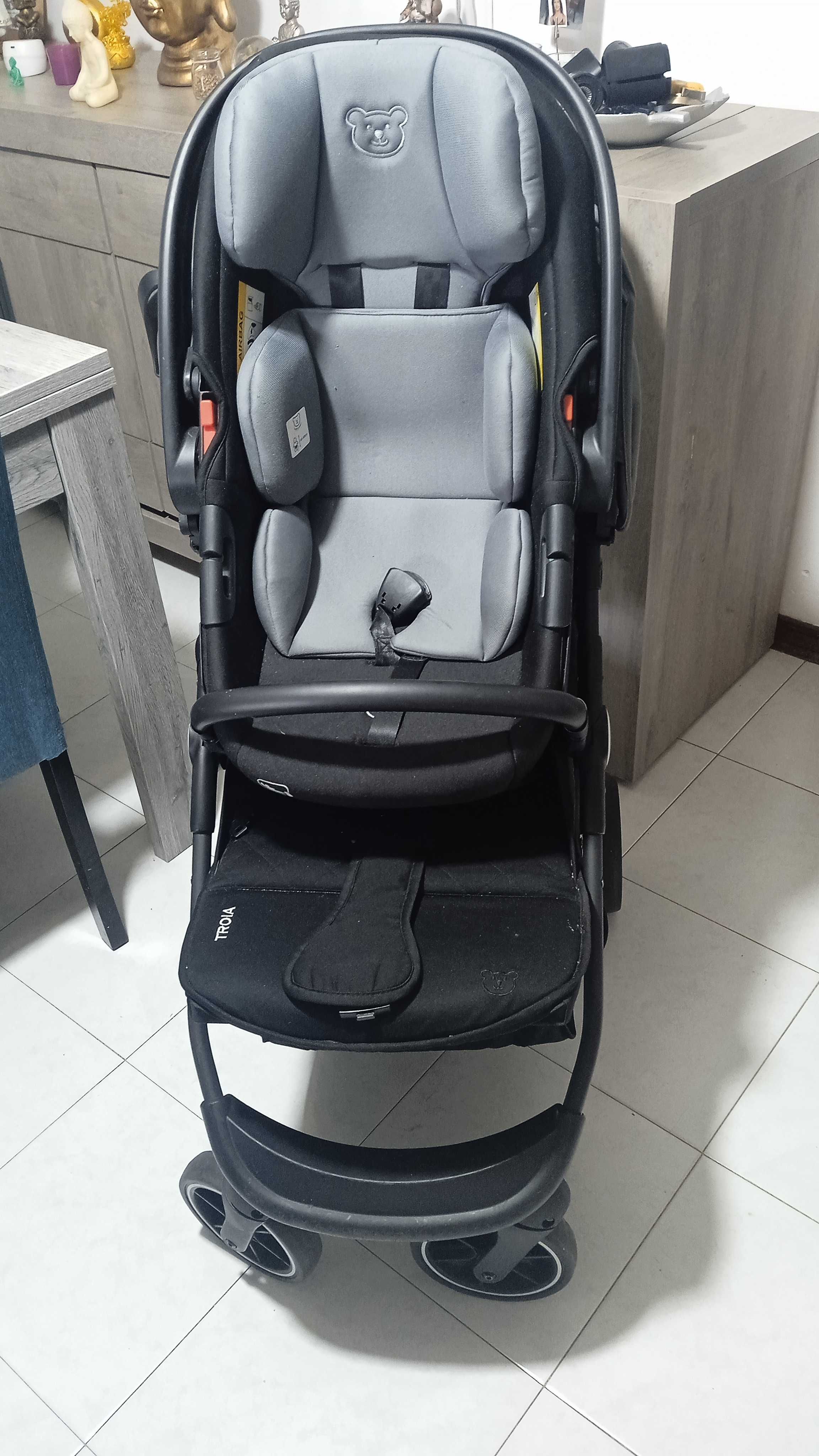 Vendo carrinho de bebé com ovo