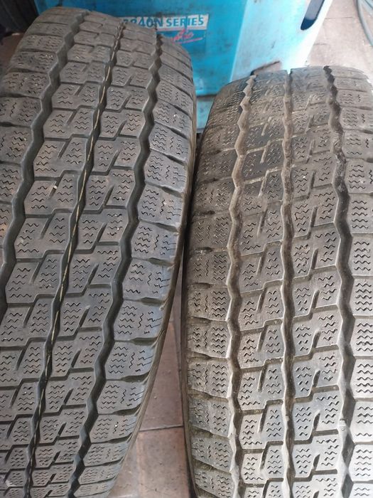 Opony dostawcze zimowe używane  rozmiar 215/75/16C