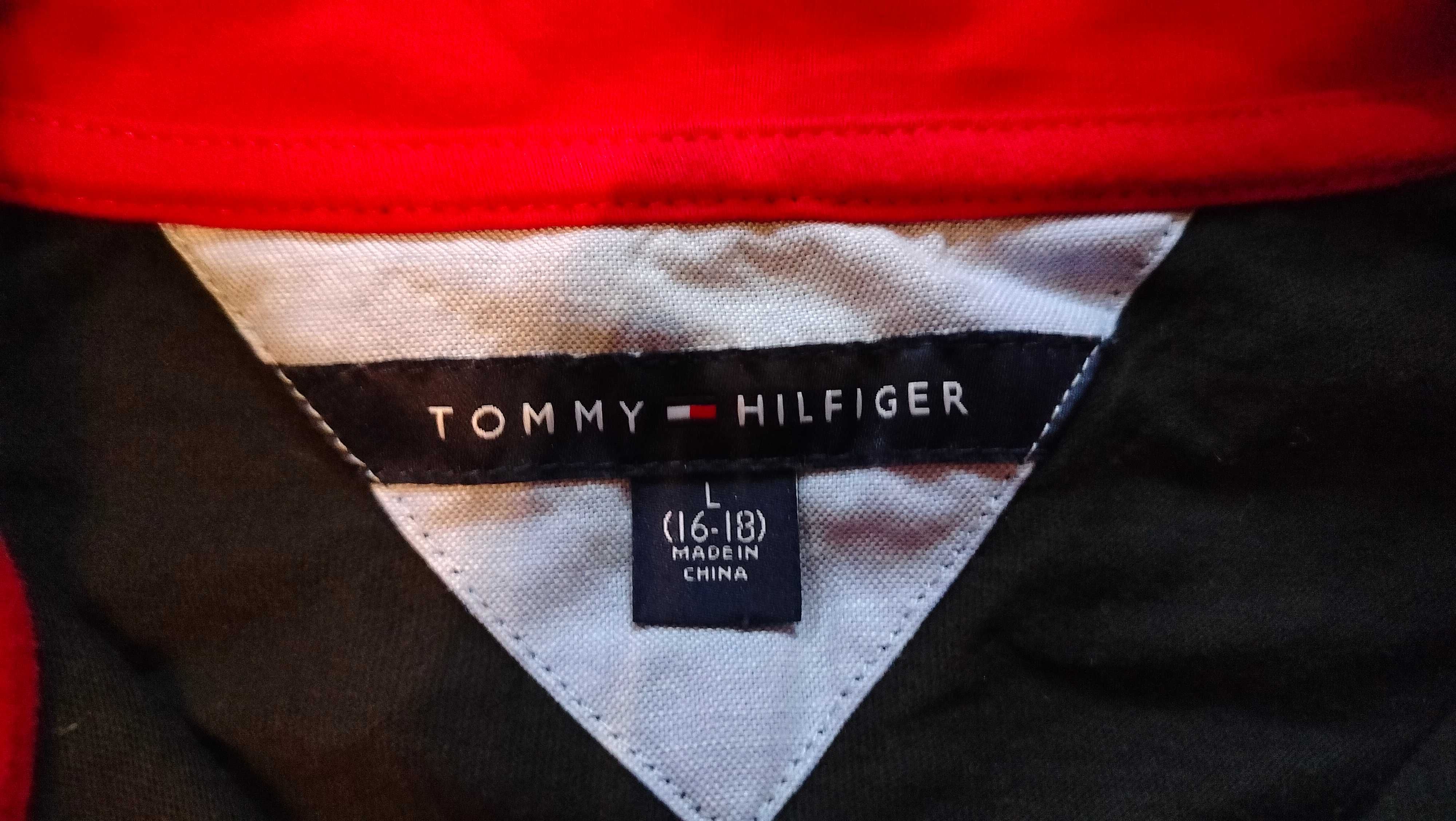 Bluza dresowa chłopięca z długim rękawem firmy Tommy Hilfinger.