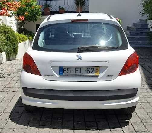 Peugeot 207 1.4 HDi em bom estado