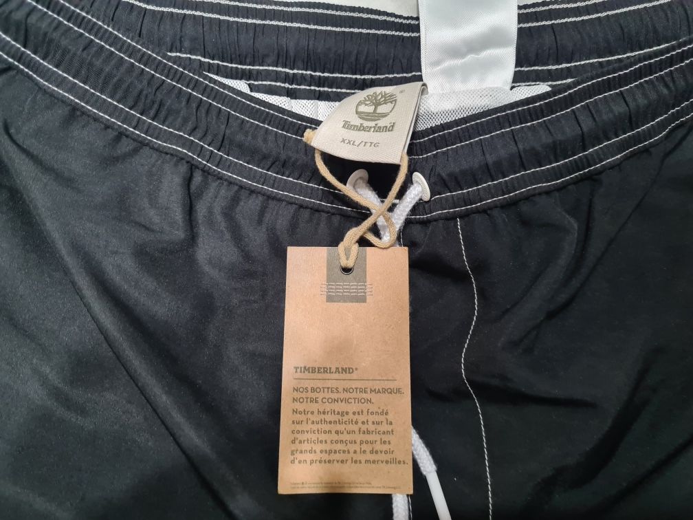 Krótkie spodenki marki Timberland - nowe, nieużywane, duży rozmiar.