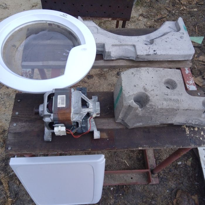 Продам стиральную машину Индезит