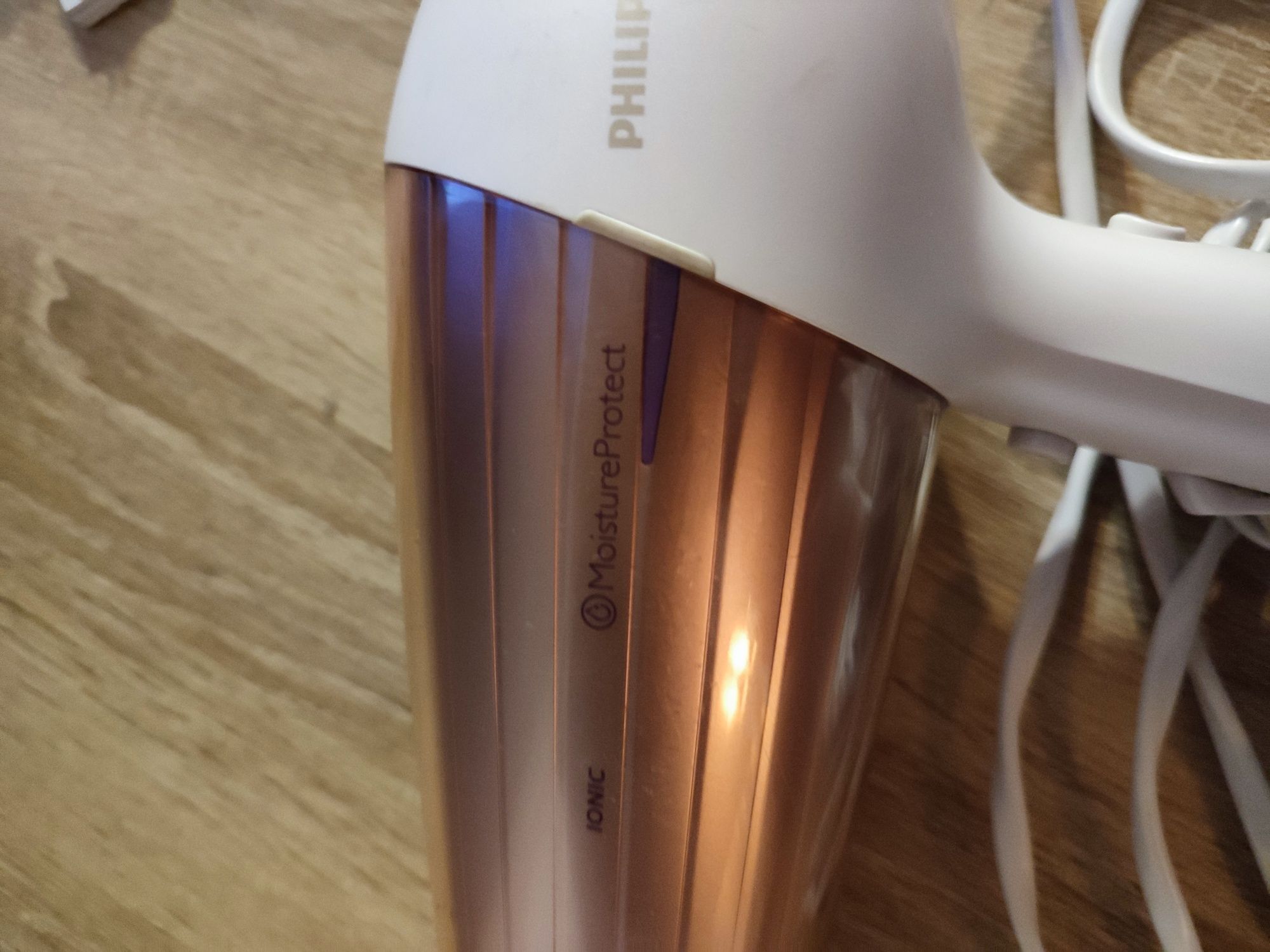Suszarka do włosów Philips HP8281