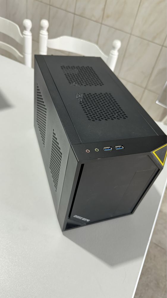 Caixa itx Sharkoon SHARK ZONE C10