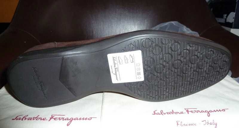 Sapatos novos castanhos Salvatore Ferragamo 40,5