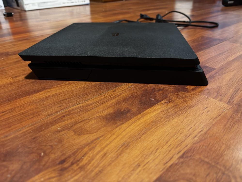 PlayStation 4 Slim