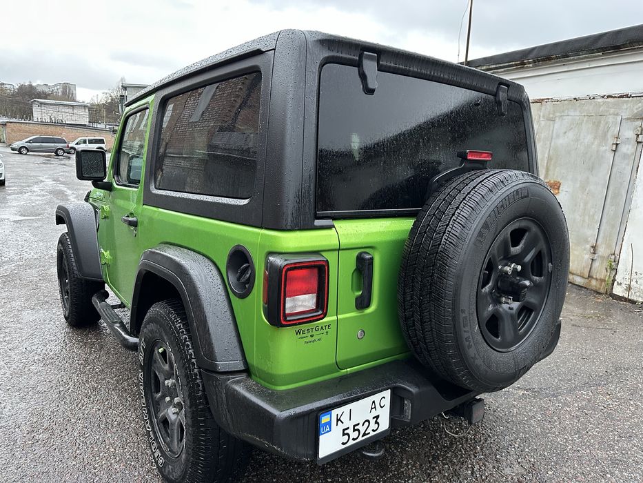 Jeep Wrangler Sport edition в ідеальному стані