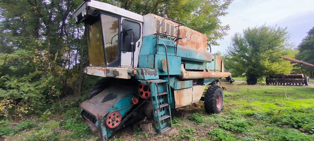 Продам Комбайн Лан