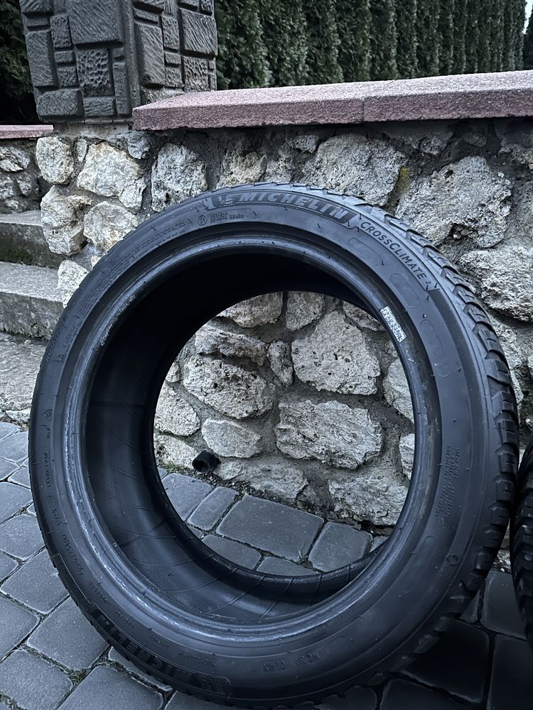 Продам комплект шин Michelin CrossClimate 2 225/45 r17 резина колеса