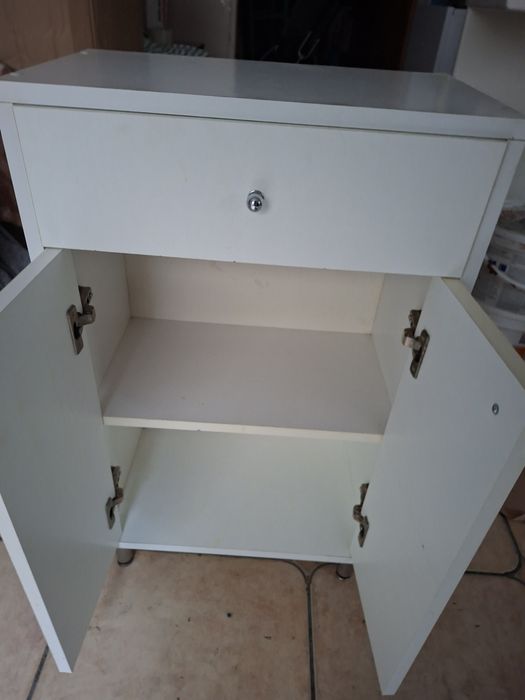 Szafka łazienkowa stojąca około 85 cm