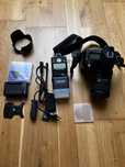 Zestaw fotograficzny Nikon – aparat + obiektyw + lampa + akcesoria