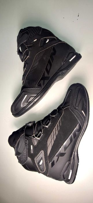 Botas Ixon Bull Black WP