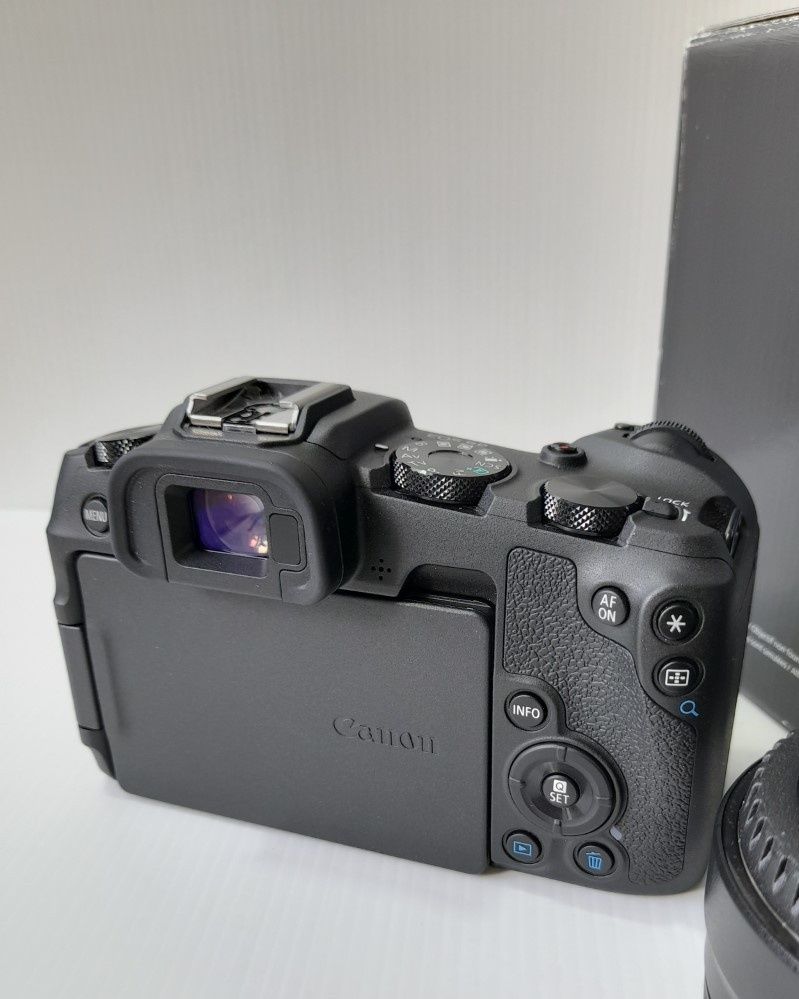 Kit Canon EOS RP + RF 24-105 f/4-7.1 IS STM (novo)