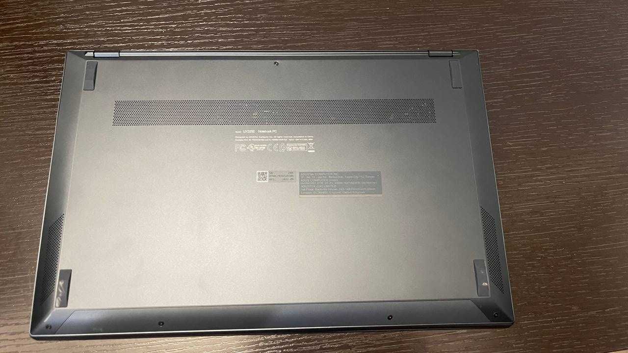 Asus zenbook 13,3 Intel i7 | 16GB RAM | IPS  1920 x 1080 (Full HD)